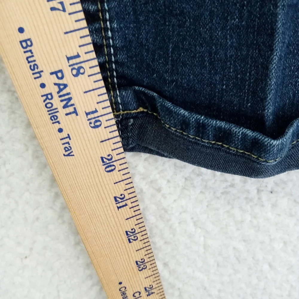 No Boundaries Women Super Dark Wash Capri Jeans Rhinestone Pockets Size 13 - Picture 8 of 10